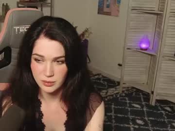 free nude cam girl evelynclaire image #5988271