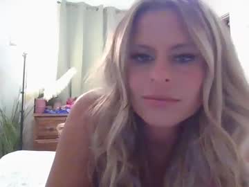 free nude cam girl emiliakattt image #6940887