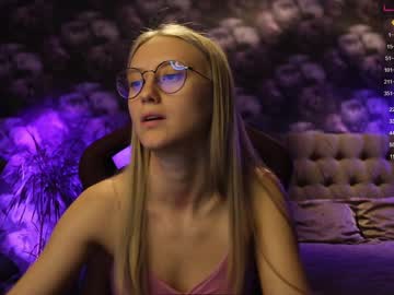 free nude cam girl angeellina image #3673422