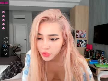 free nude cam girl hee_jin image #1429296