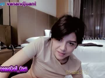 free nude cam girl vanandjuani image #1478429