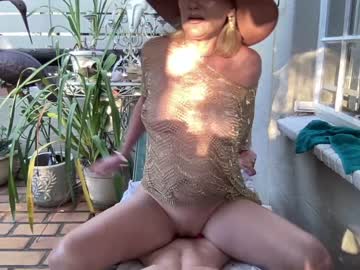 free nude cam girl gl1tter_barbie image #1612137