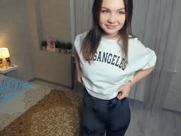 free nude cam girl smiles_energy image #5942919