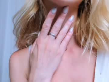 free nude cam girl emmi_rosee image #2099396