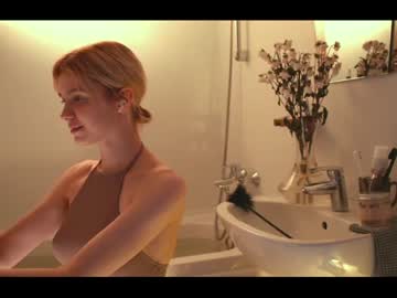 free nude cam girl luna_ai image #2093523