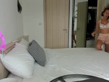 free nude cam couple mrs_kiss_vhs image #4911310
